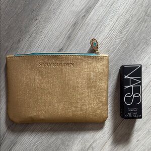 Nars the multiple cream blush , lip , stick
New 🆕  in box with new  bag